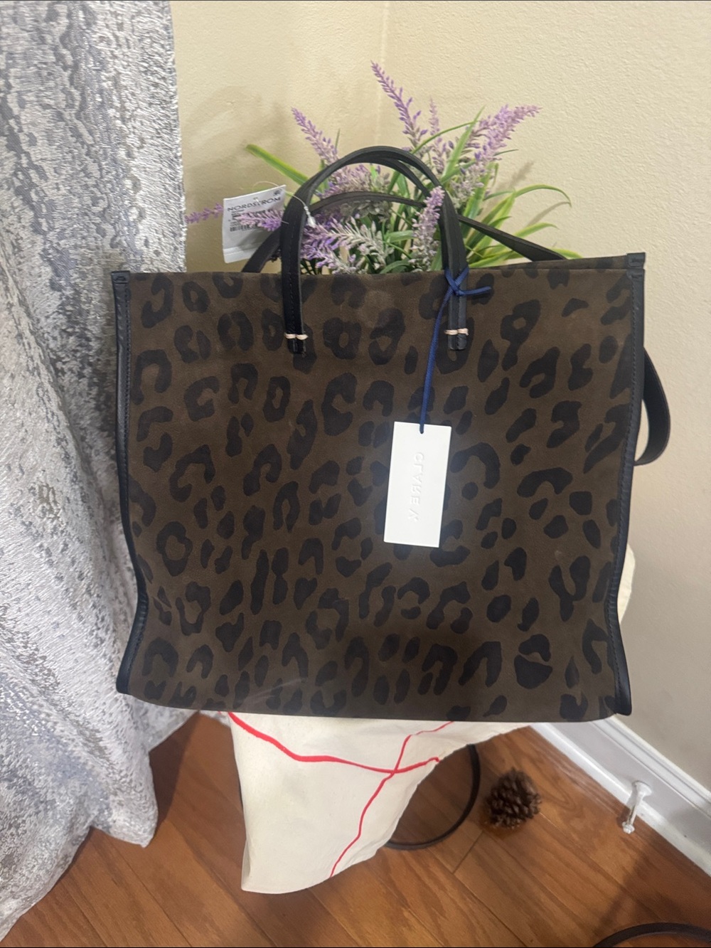 Clare .V Simple Suede Tote
Clare V.
Sold Out